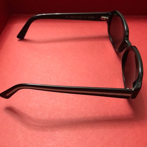 🌺🌺VINTAGE AUTHENTIC FENDI SUNGLASSES ITALY 🇮🇹 - Picture 7 of 11